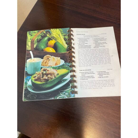 Vintage Chicken of the Sea Tuna Cookbook - Picture 6 of 6